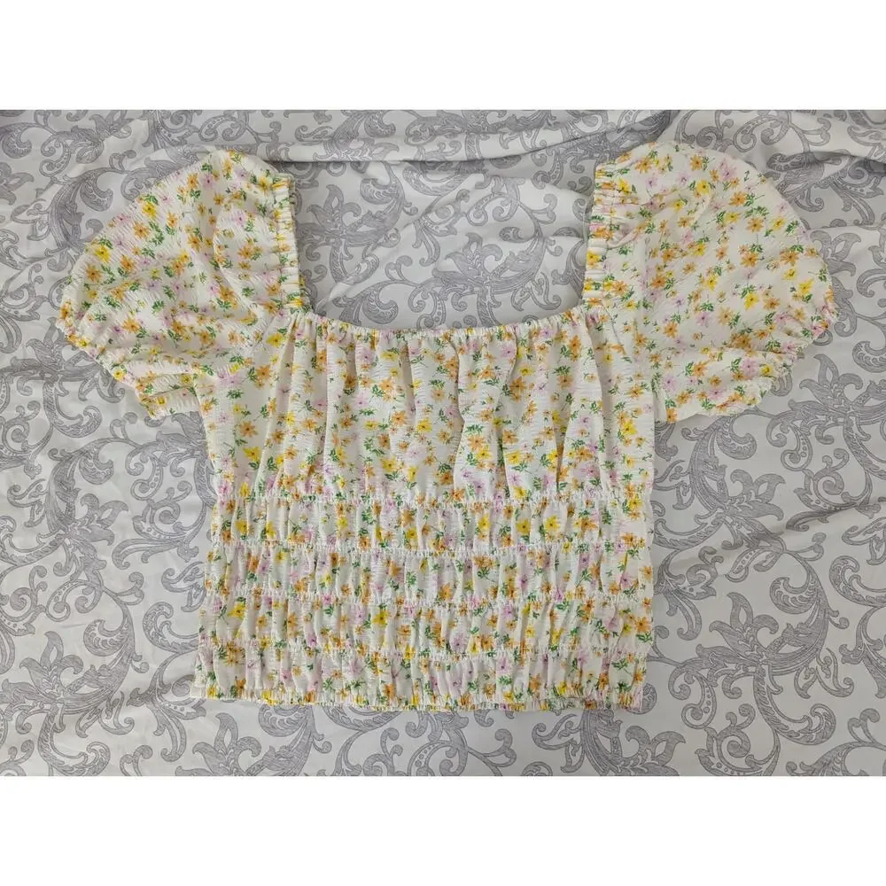 elodie puff sleeve smocked crop top size medium - Picture 2 of 6